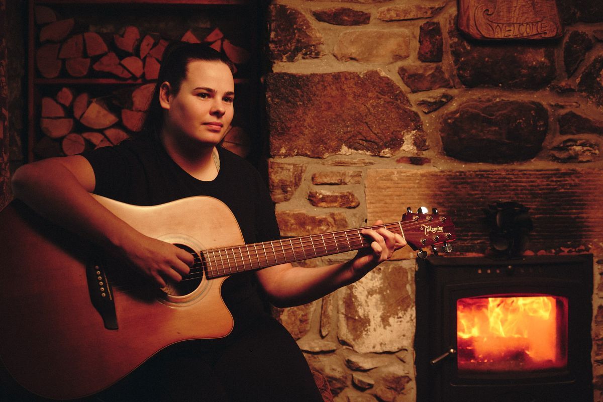 NO T29 Highland singer songwriters launch album 02 Lisa Mason web