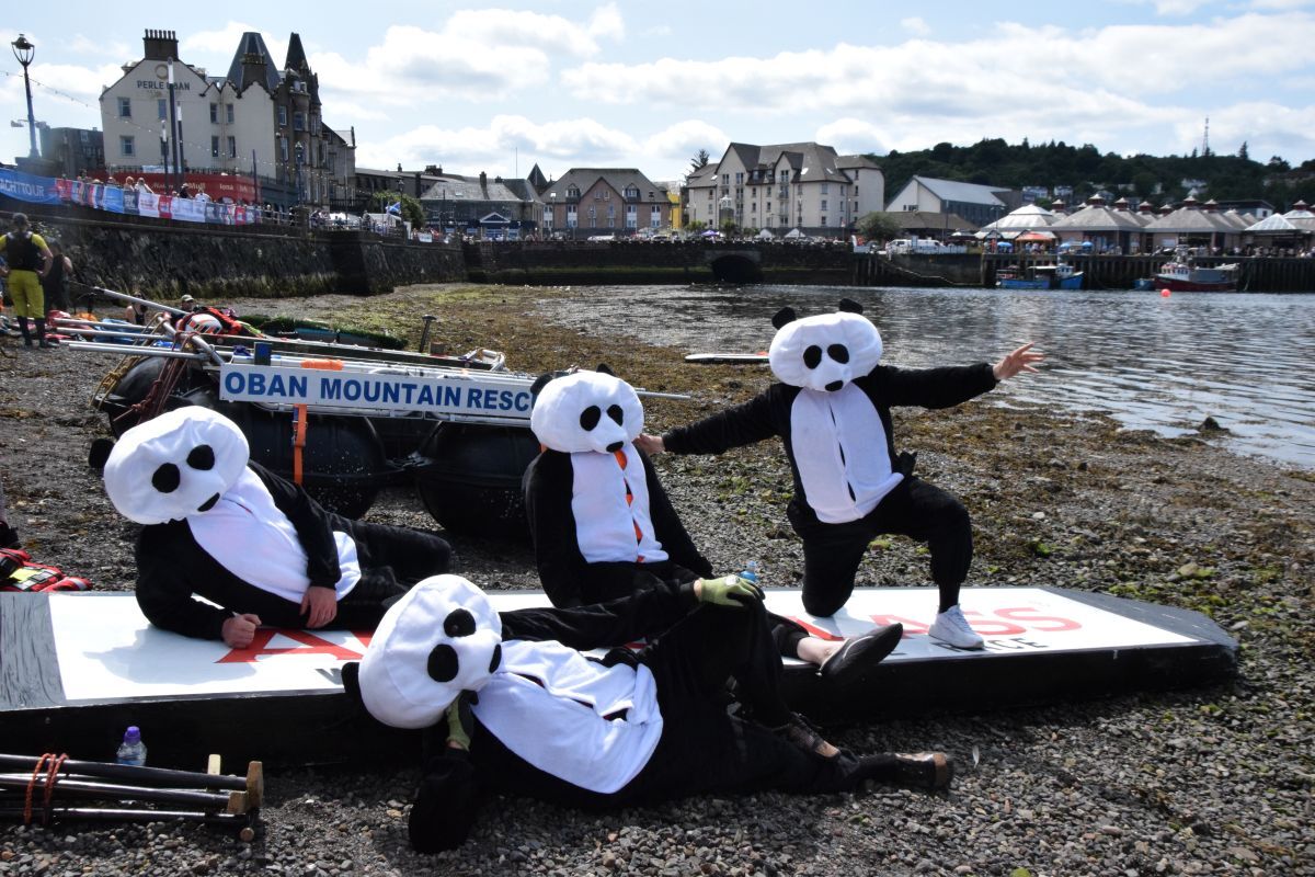 T29 Raft race 01 Autoglass Pandamonium web