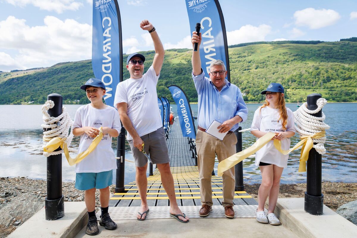 Hundreds gather from as Loch Fyne pontoon officially opened