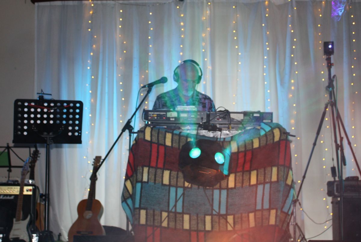 Kenny Johnson brings the sound of the &lsquo;70s back to Carradale