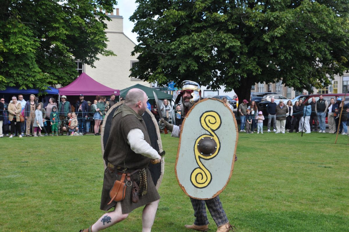 MY A32 PictishCelticFestival08 26 SwordsOfDalriada 2WEB
