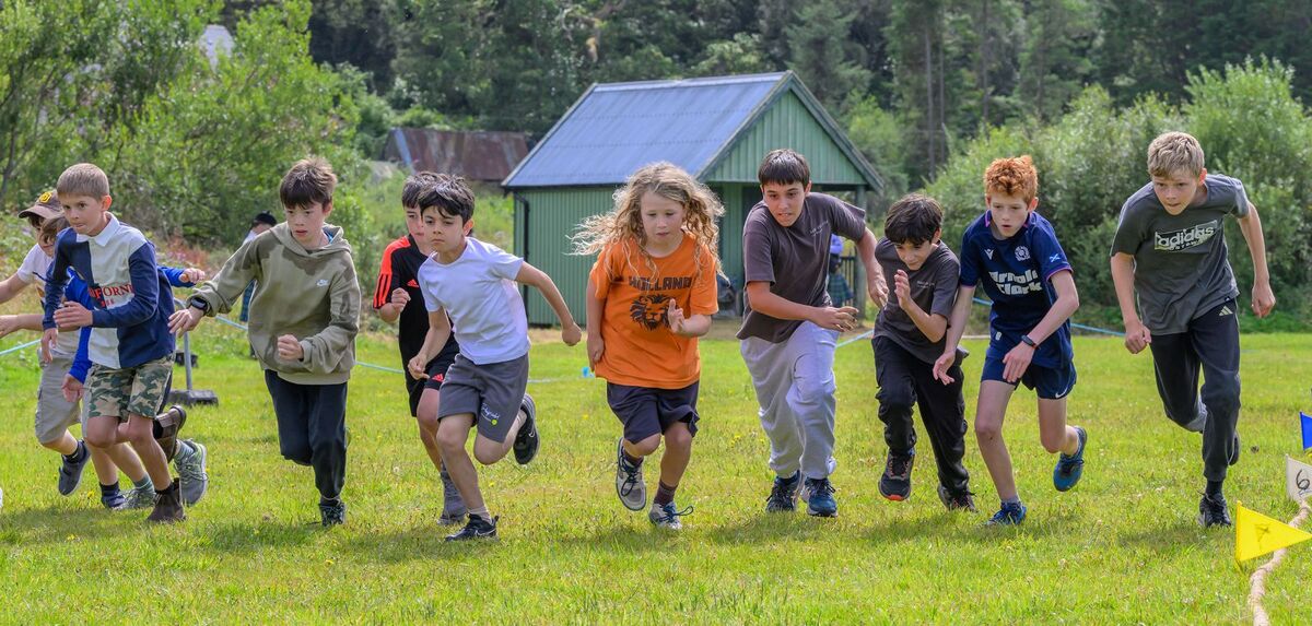 Boys 200m race. Photograph: Phil Hughes.
