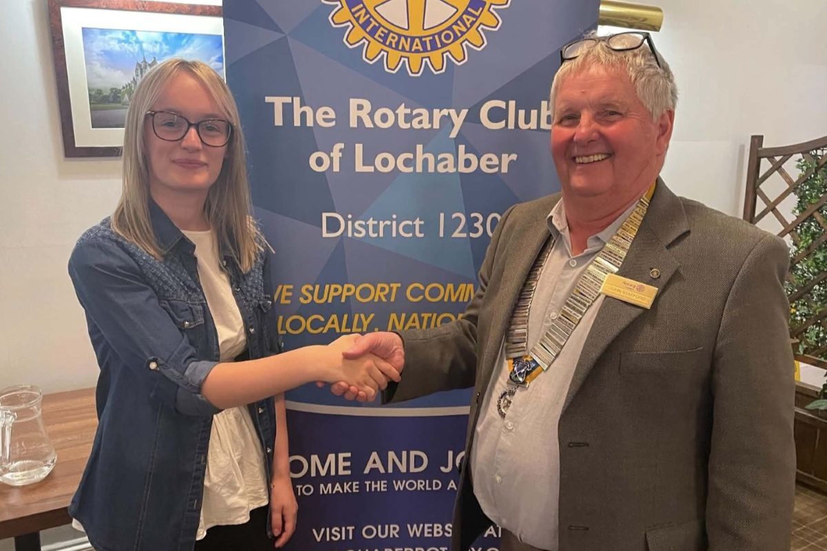 Young carer&rsquo;s powerful story inspires Rotary members and guests