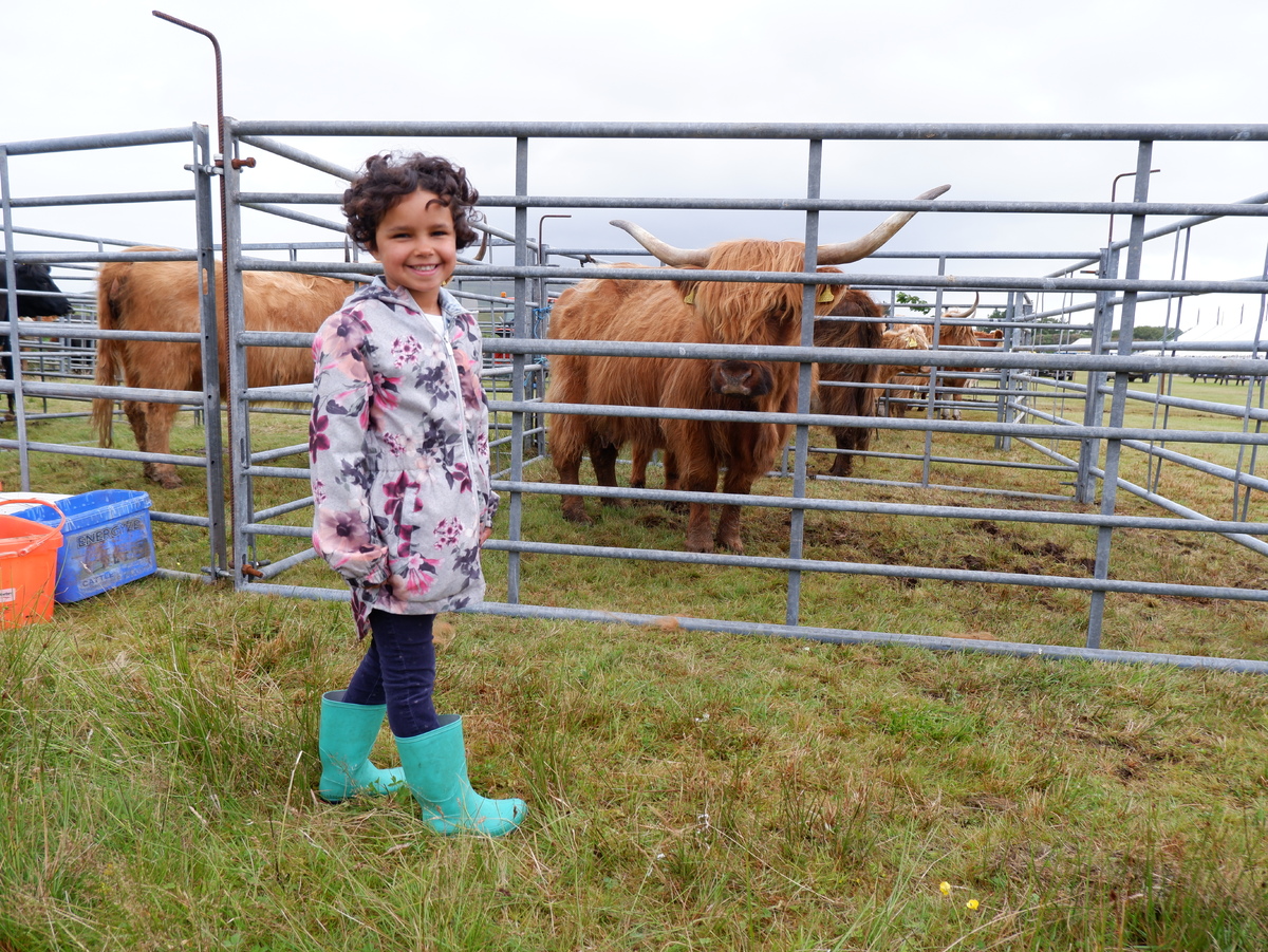 no t33 fiona ross bunessan show Alesha Daniel