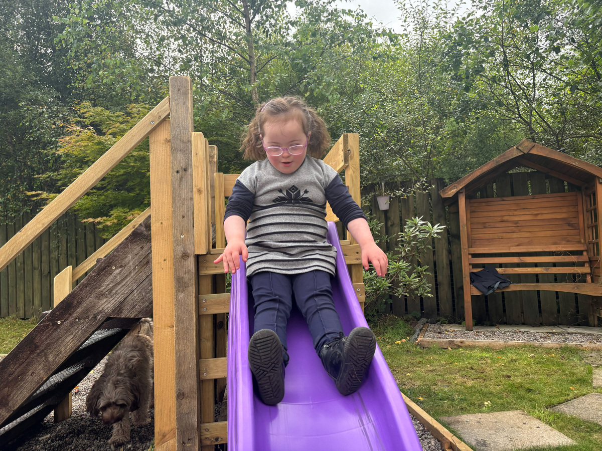 no t33 hope tries her slide