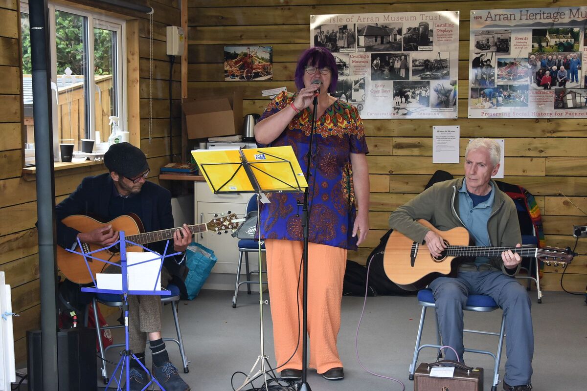 Tractor Day visitors were treated to the soulful singing of Biff Simpson and her band members. 