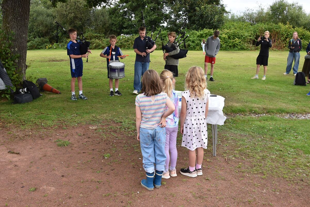 Young Arran musicians opened the event with a short musical performance. Young Arran musicians opened the event with a short musical performance.