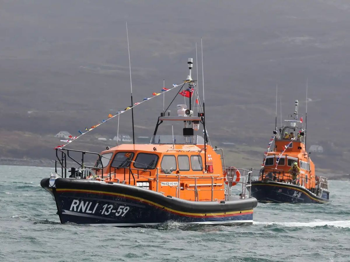 NO T34 Final farewell for veteran Portree RNLI lifeboat 05 Peter and Mary (left) Stanley Watson Barker (right) (MARTIN FISH lifeboatphotos) web