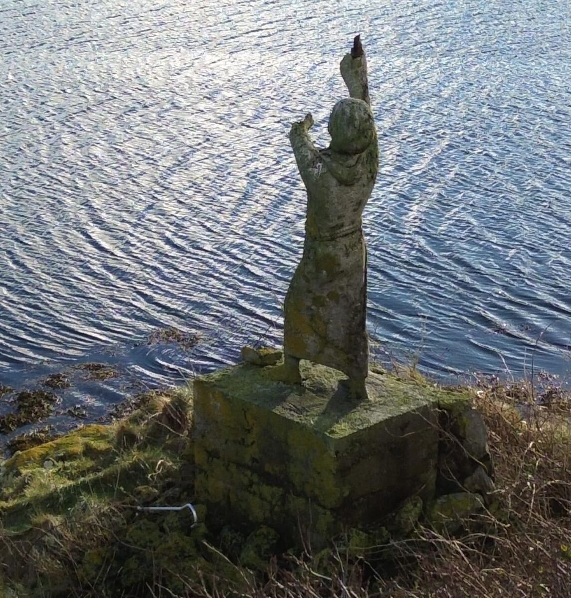 NO T34 New statue of Barra patron saint 02 Saint Barr showing deterioration web