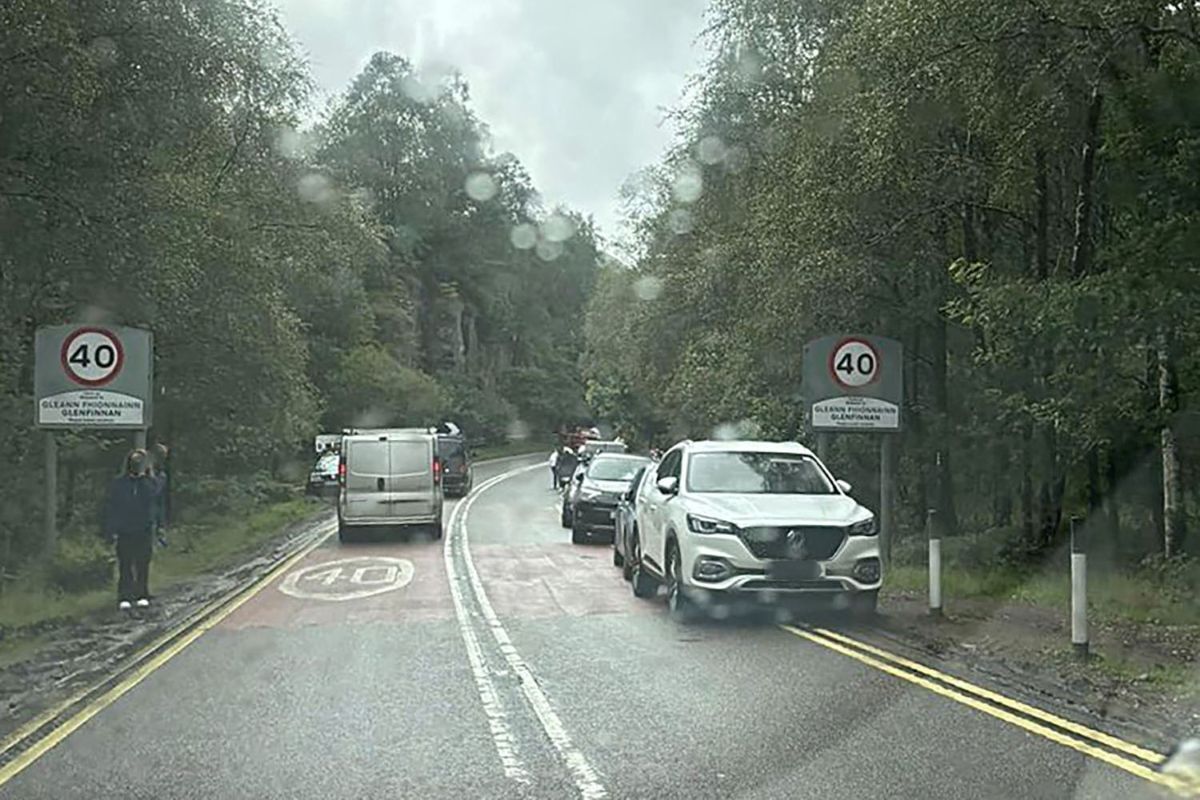 Police urge motorists to be responsible as partial pavement parking problem continues in Glenfinnan