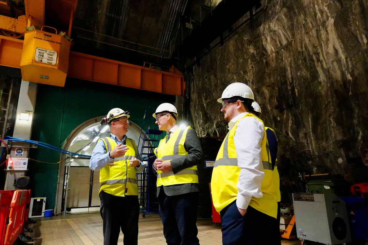 First Minister visits the Hollow Mountain