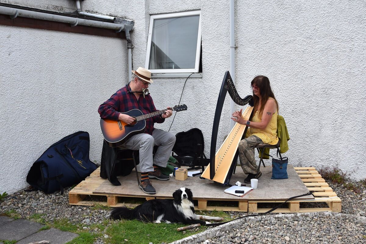 Mark Harwood and Heather Macleod provided live music for visitors throughout the afternoon. Mark Harwood and Heather Macleod provided live music for visitors throughout the afternoon.