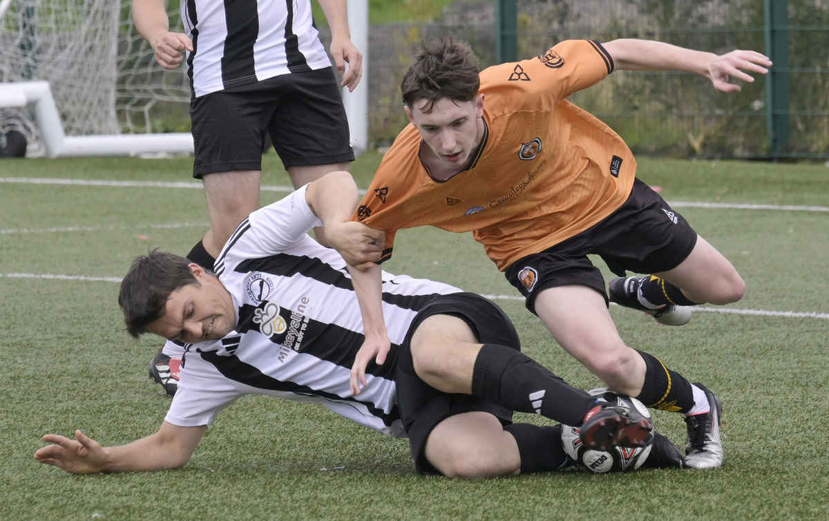 no l35 Iain Boyle was active all over the pitch . Photograph Iain Ferguson albaphotos