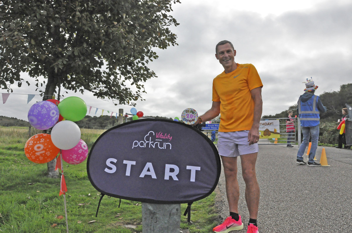 ow t35 parkrun 10th ani first finisher Russell Daniels