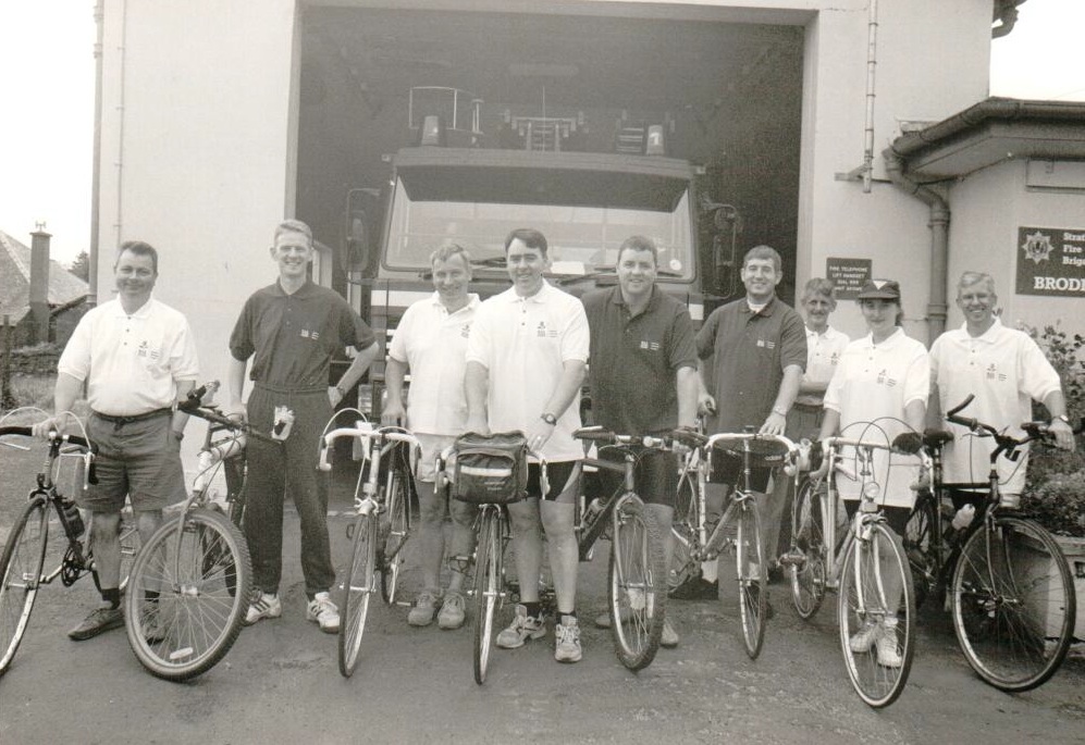 Eight firemen from Maybole and Glasgow Airport fire stations cycled round Arran to raise money for motor neuron disease research.