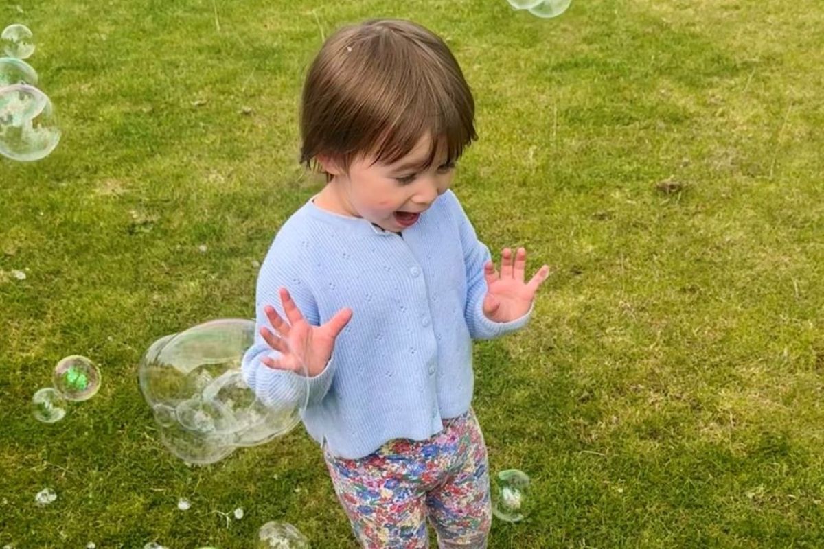 WEBThumbnail NO F36 Alvance Family Fun Day 26 Bubbles