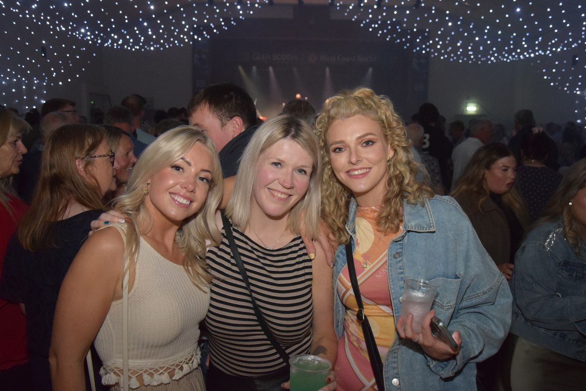 Megan Anderson, Ailsa Yuill and Megan Elliot enjoying themselves on Saturday night.