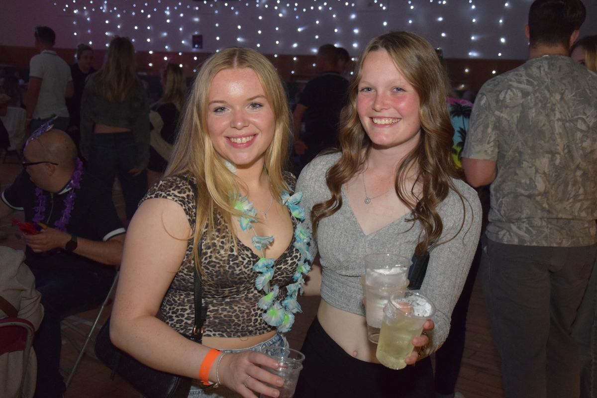 Hannah Millar and Erin Ralston enjoying the Survivors Night atmosphere. 