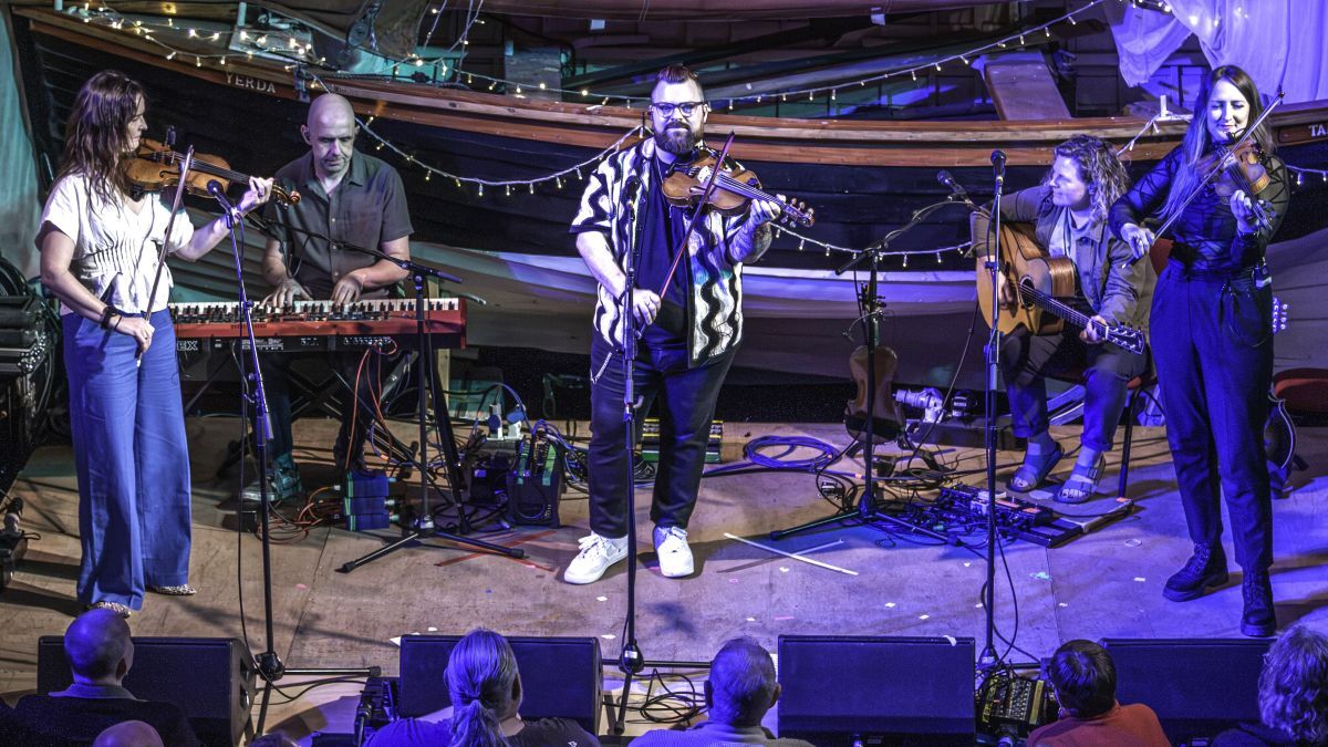 Traditional Concert headliners Blazin’ Fiddles made a welcome return to Campbeltown. Photograph: John Coffield. 