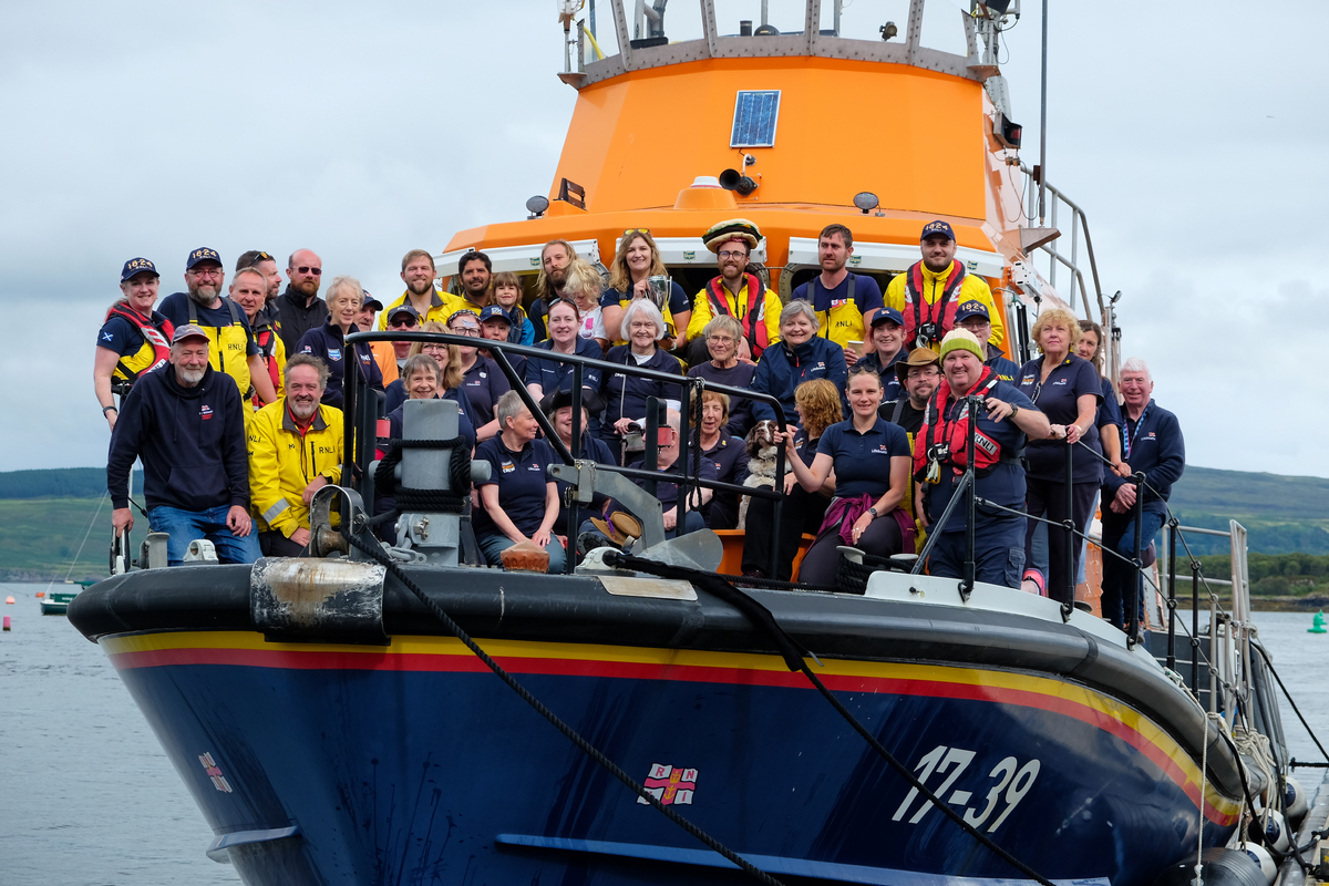 no t36 Tobermory Lifeboat Day crew and volunteers
