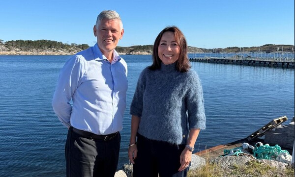 Fr&oslash;y and SalMar strengthen ties with vessel deal