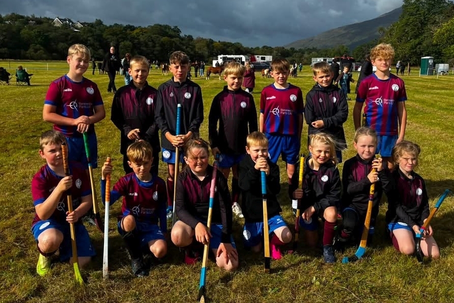 Kilmory and Dunadd Camanachd primary section gains experience at Dalmally Show competition